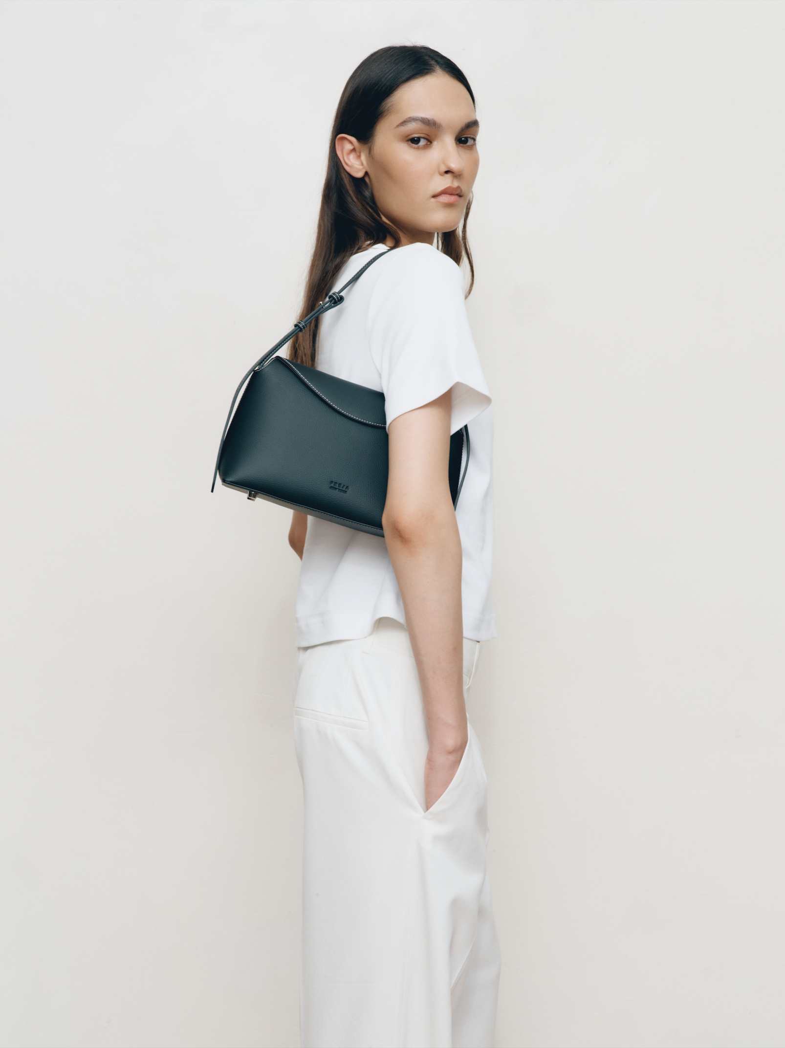 Freja_Ecomm-Hudson_blk_2.png