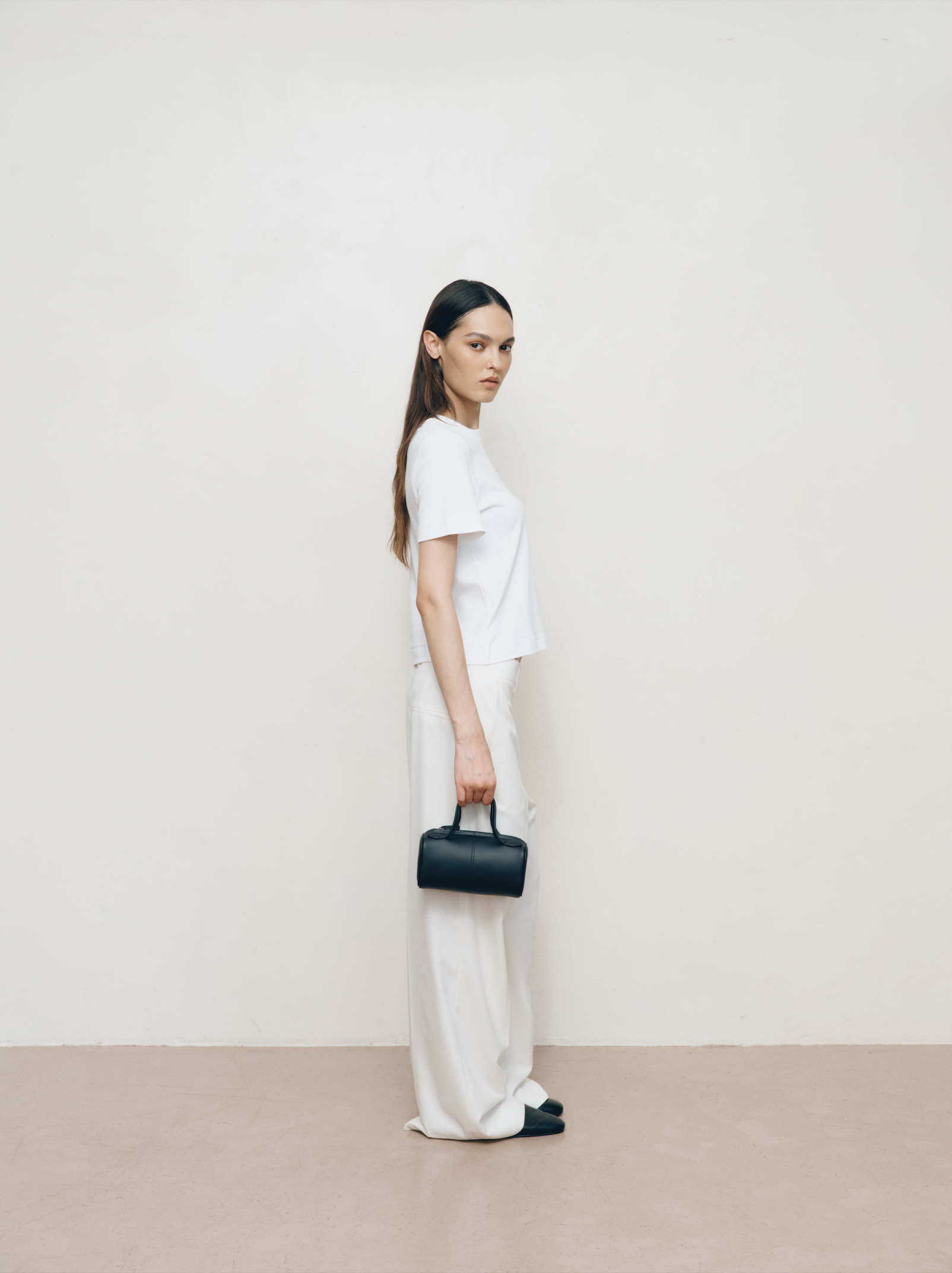 Freja_Ecomm-Jane_blk_2.png