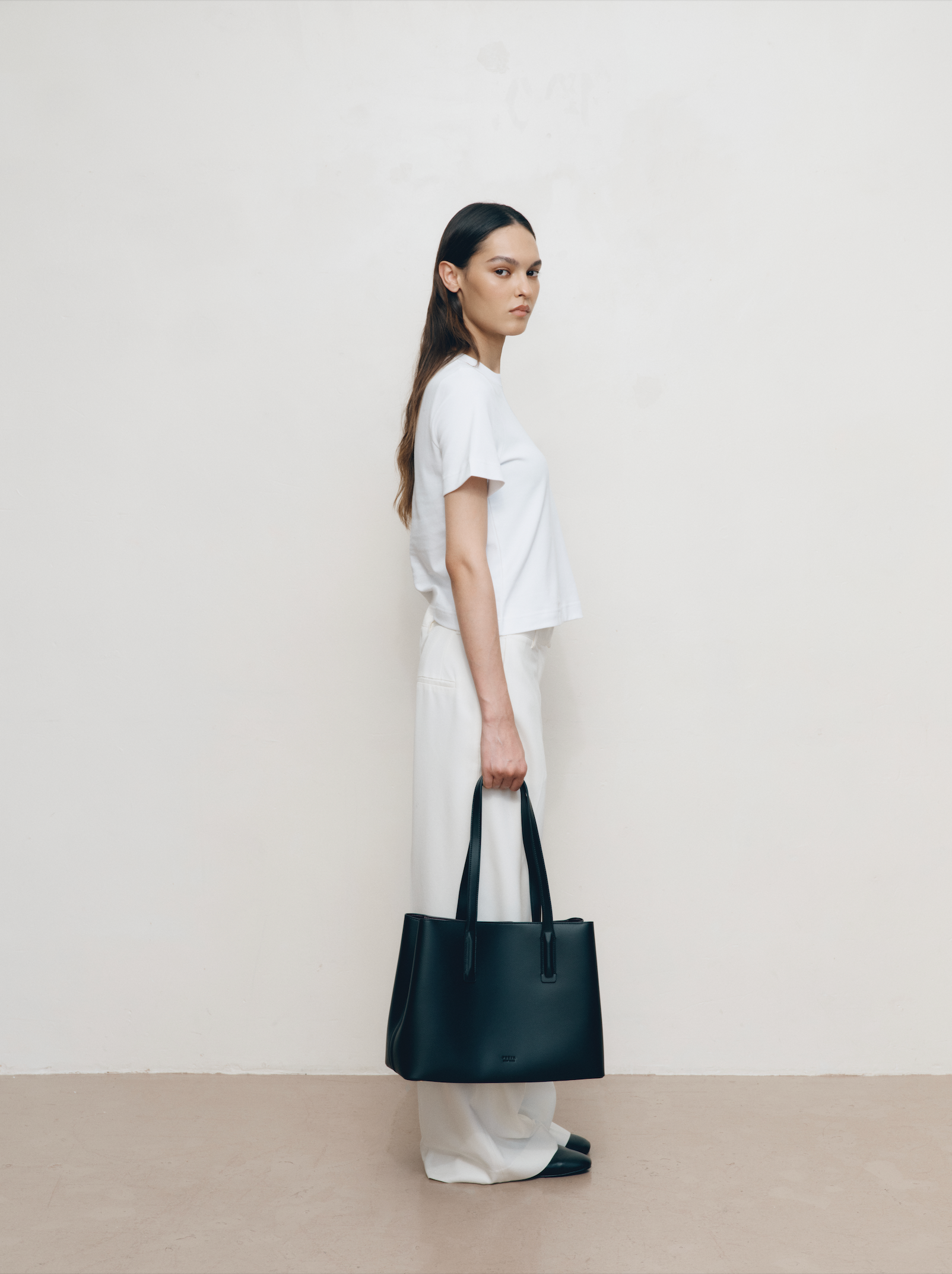 Freja_Ecomm-Linnea_blk_1.png