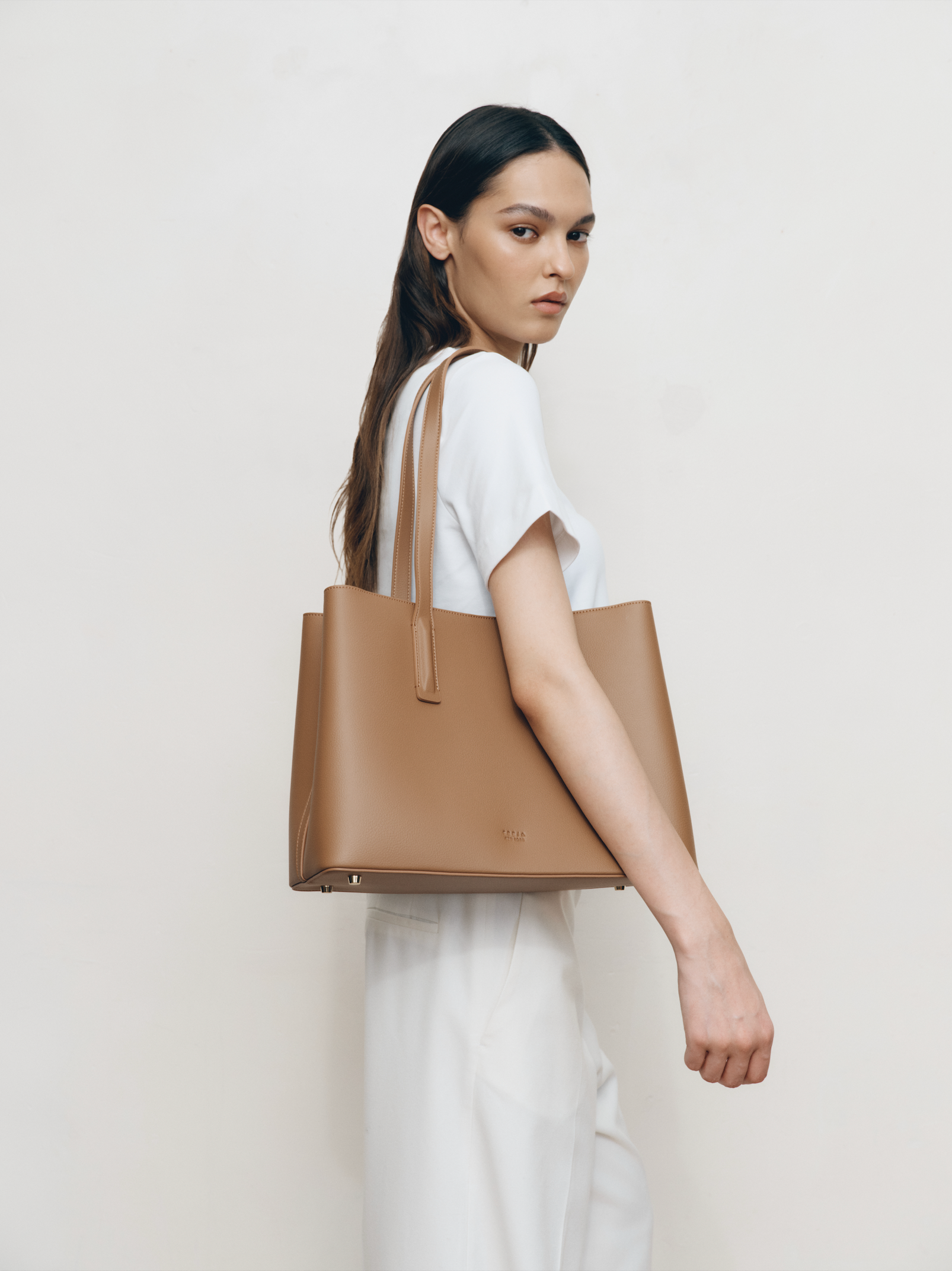 Freja_Ecomm-Linnea_chestnut_2.png