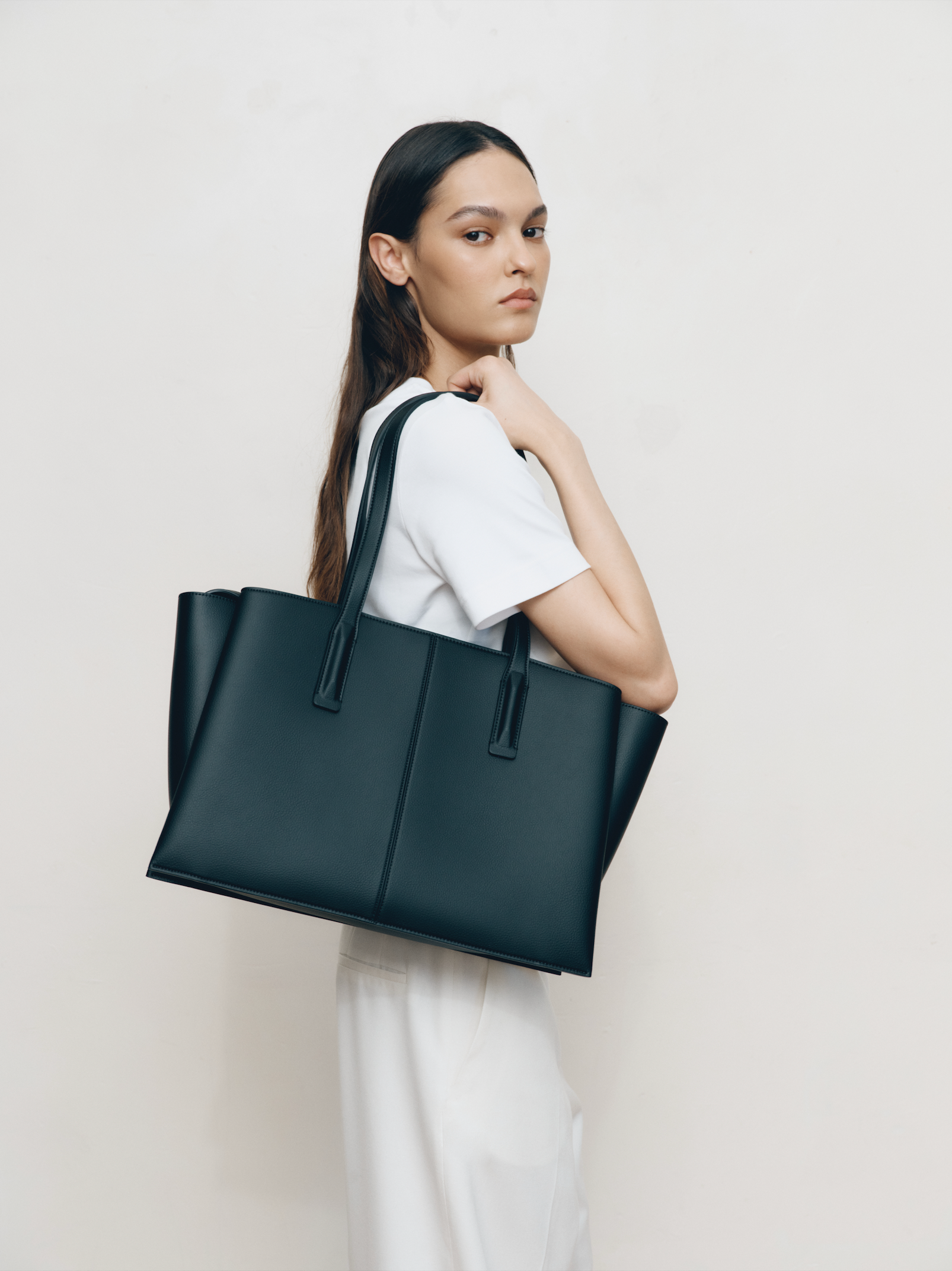Freja_Ecomm-Pal_blk_3.png