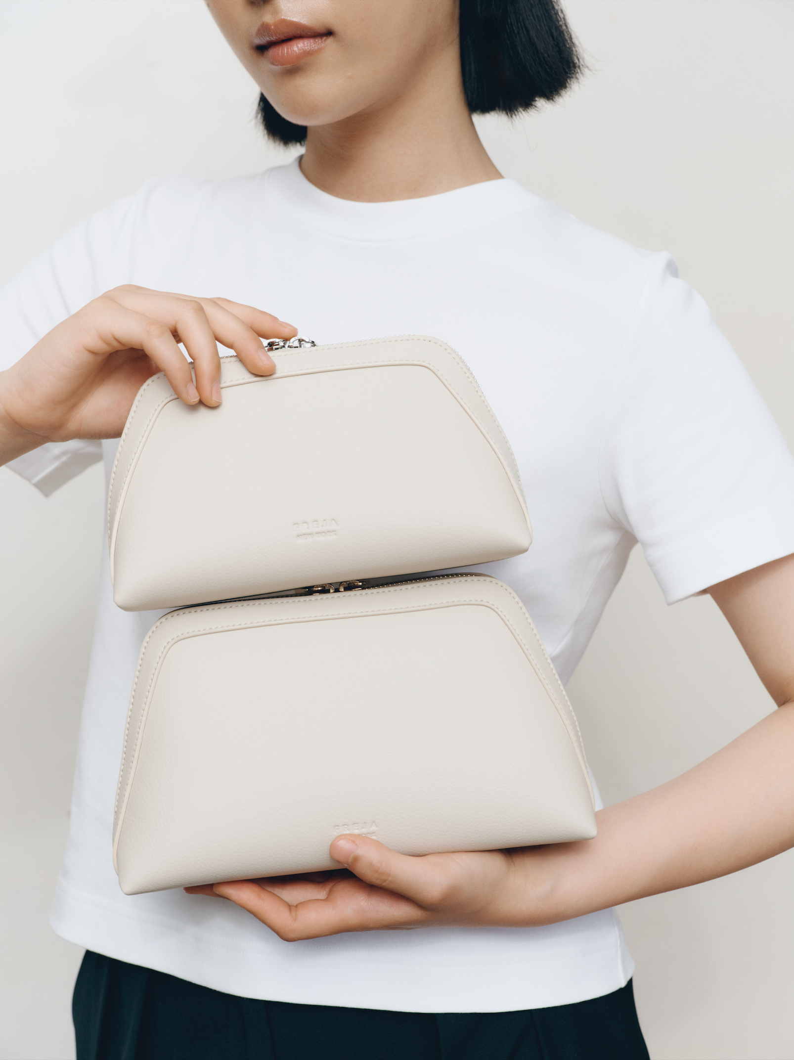 Freja_Ecomm-Travel_Pouch_8_10_oat.png
