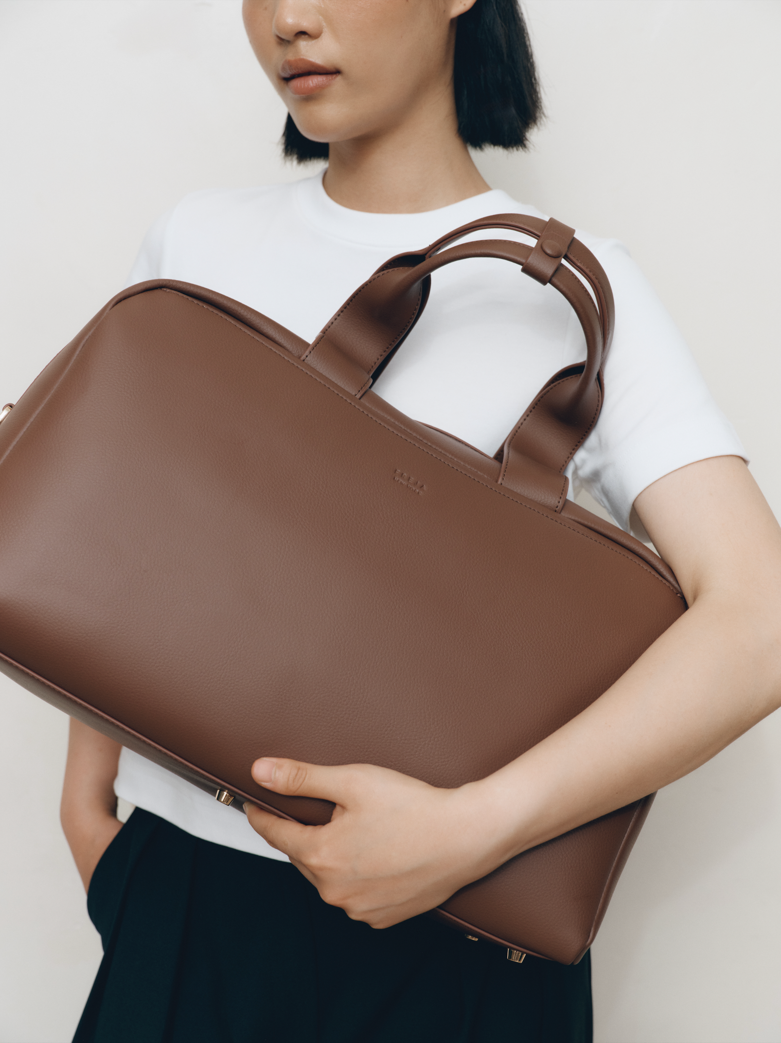 Freja_Ecomm-Weekender_pecan_2.png