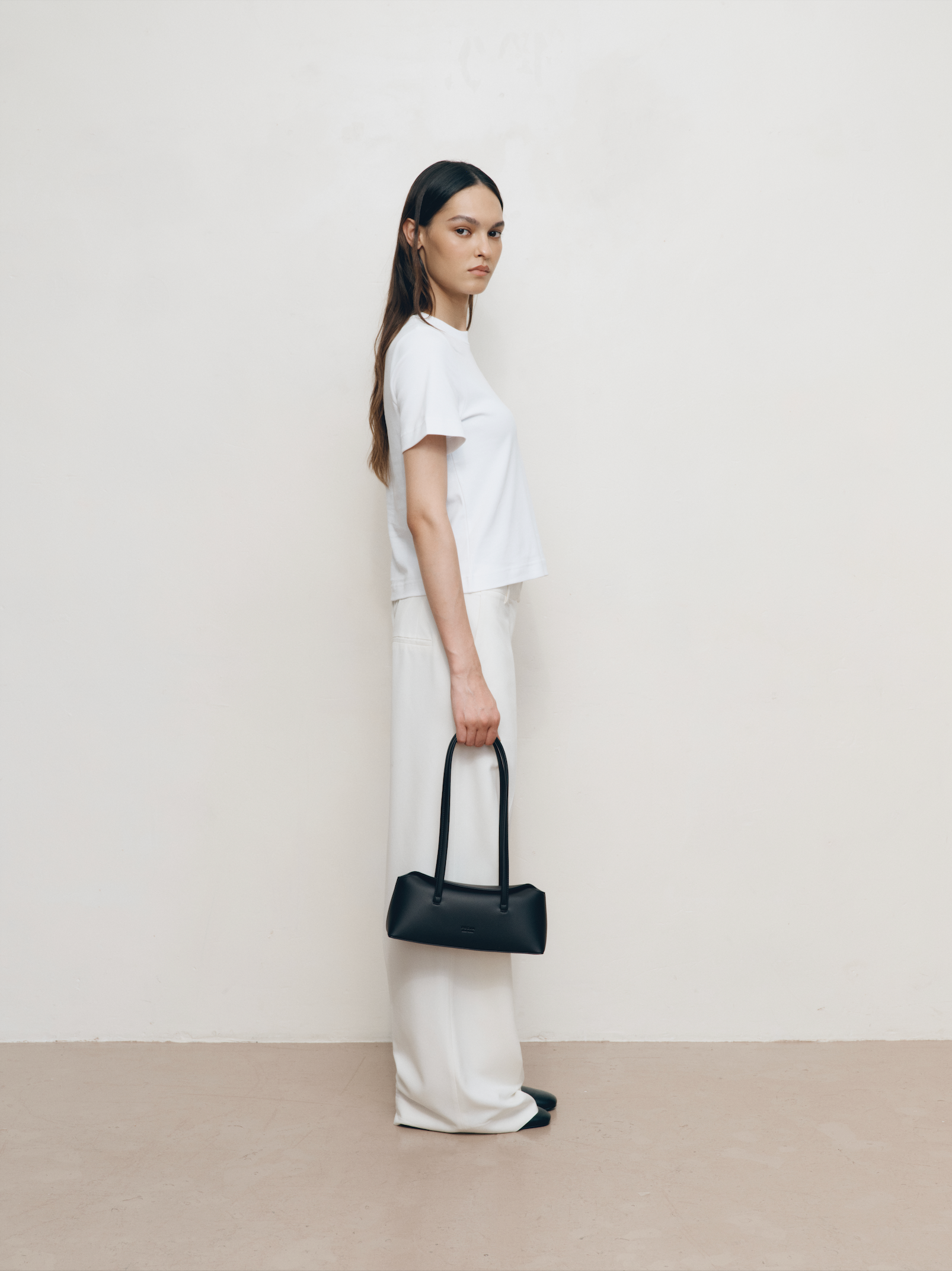 Freja_ecomm-Mini_Chrystie_blk_1.png
