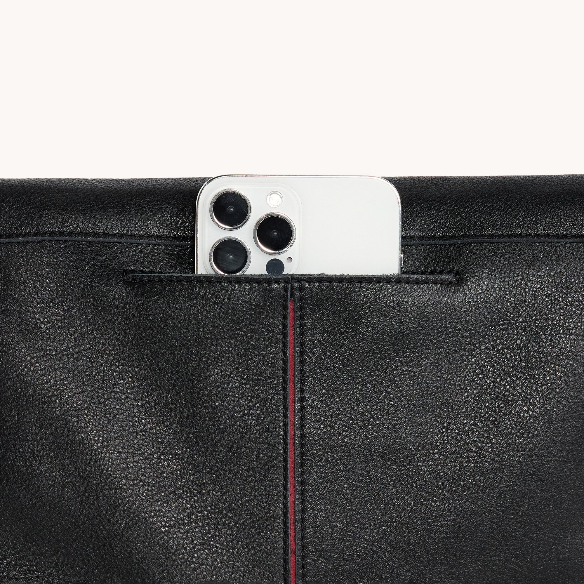 Hammitt_VIP-Lrg-Black-BG-R-Zip_22_a669fe98-f378-48fe-8cef-99b39ad1da81.jpg