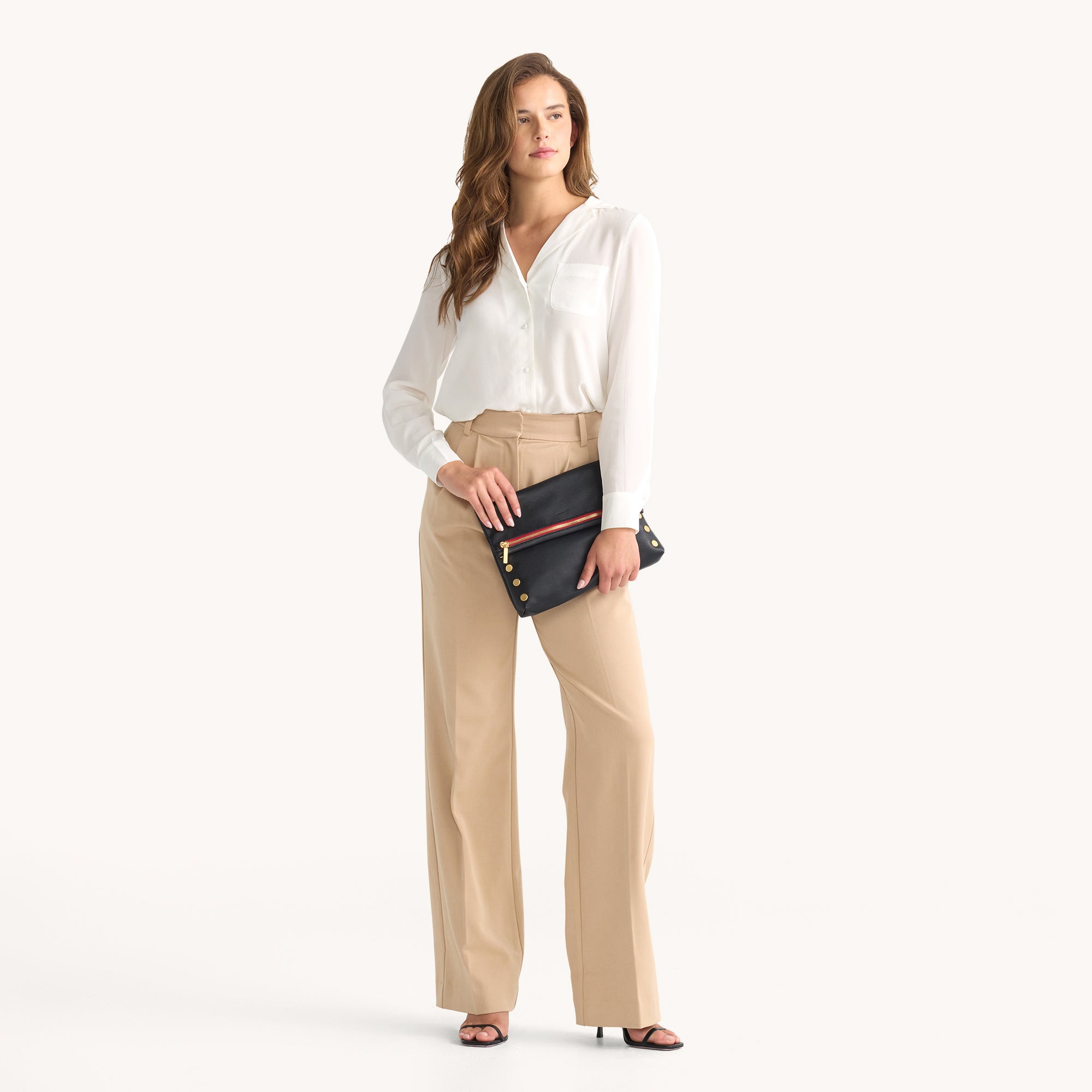 Hammitt_VIP-Lrg-Black-BG-R-Zip_5B_233b12a8-daea-49f6-a914-836c5c1ffad1.jpg