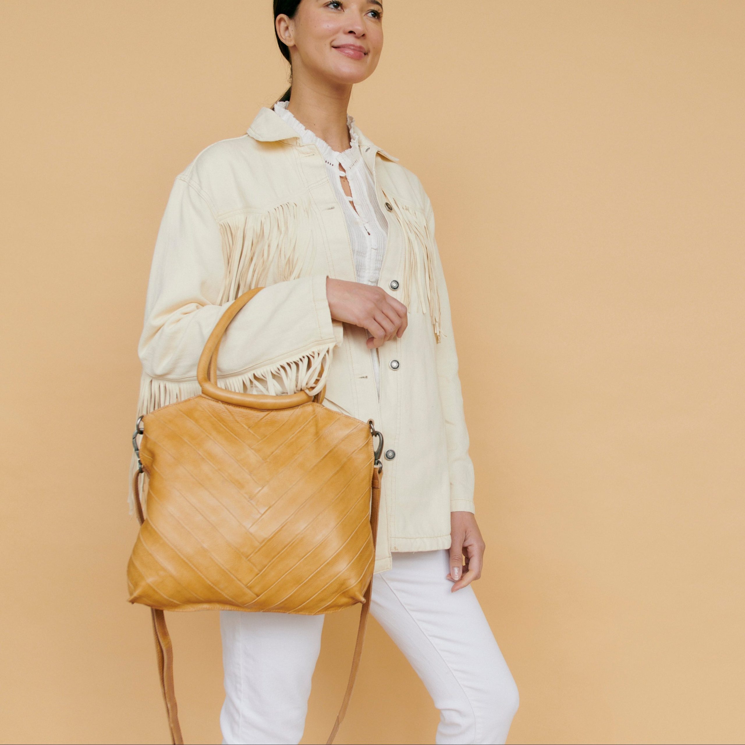 Image_Dalton_Tote_Crossbody_Camel_Lifestyle_v2.jpg
