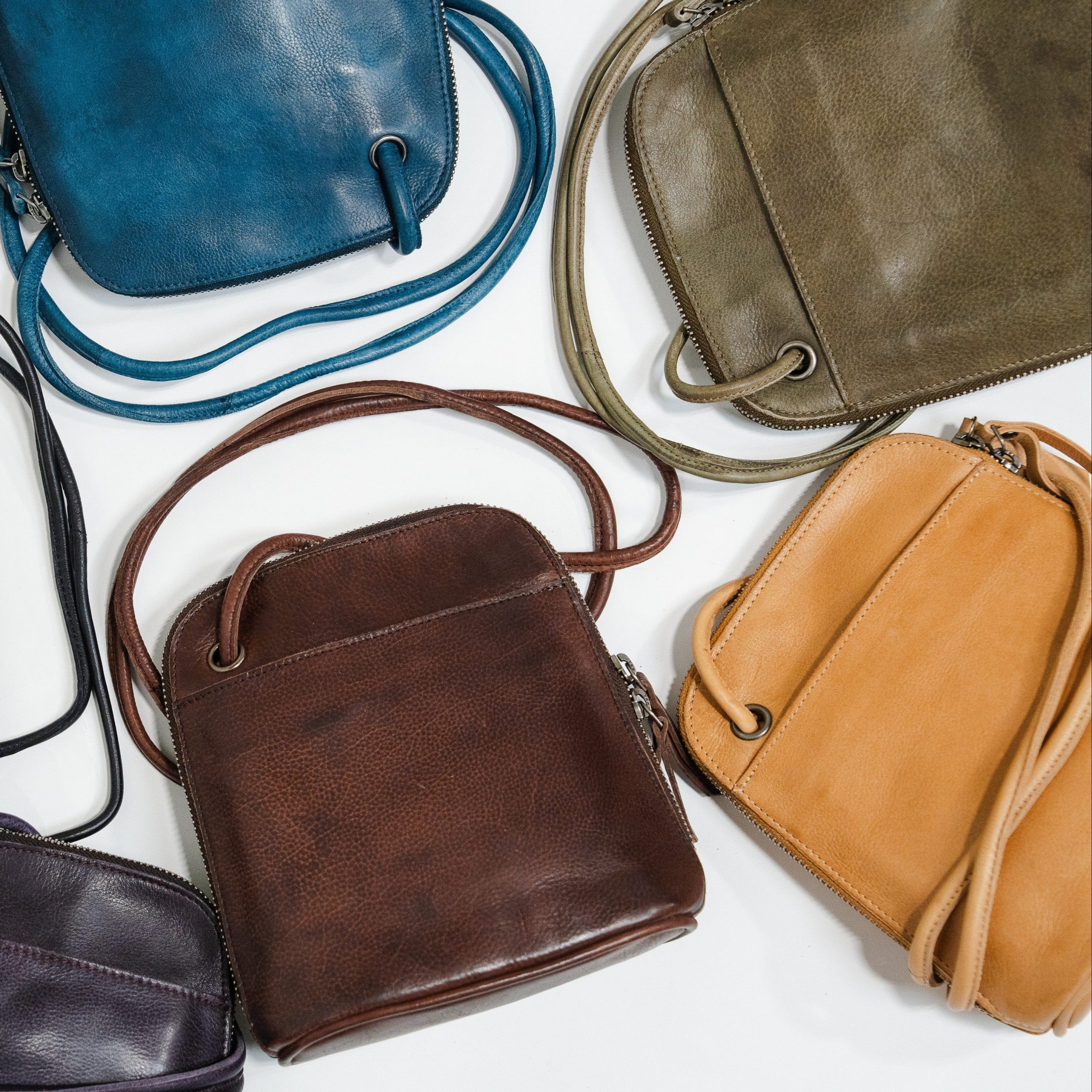 Image_Lilly_Crossbody_Group_1_1.jpg