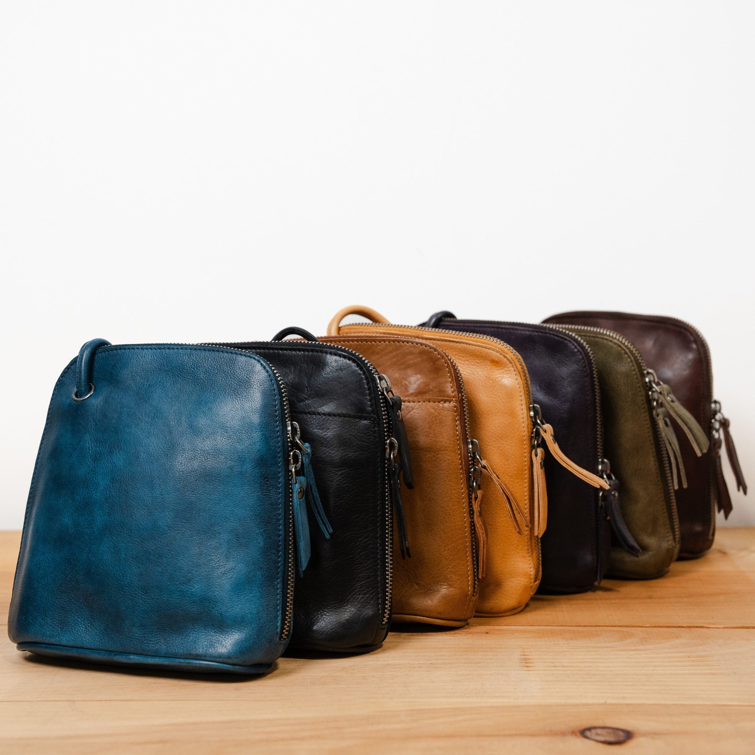 Image_Lilly_Crossbody_Group_2_1.jpg