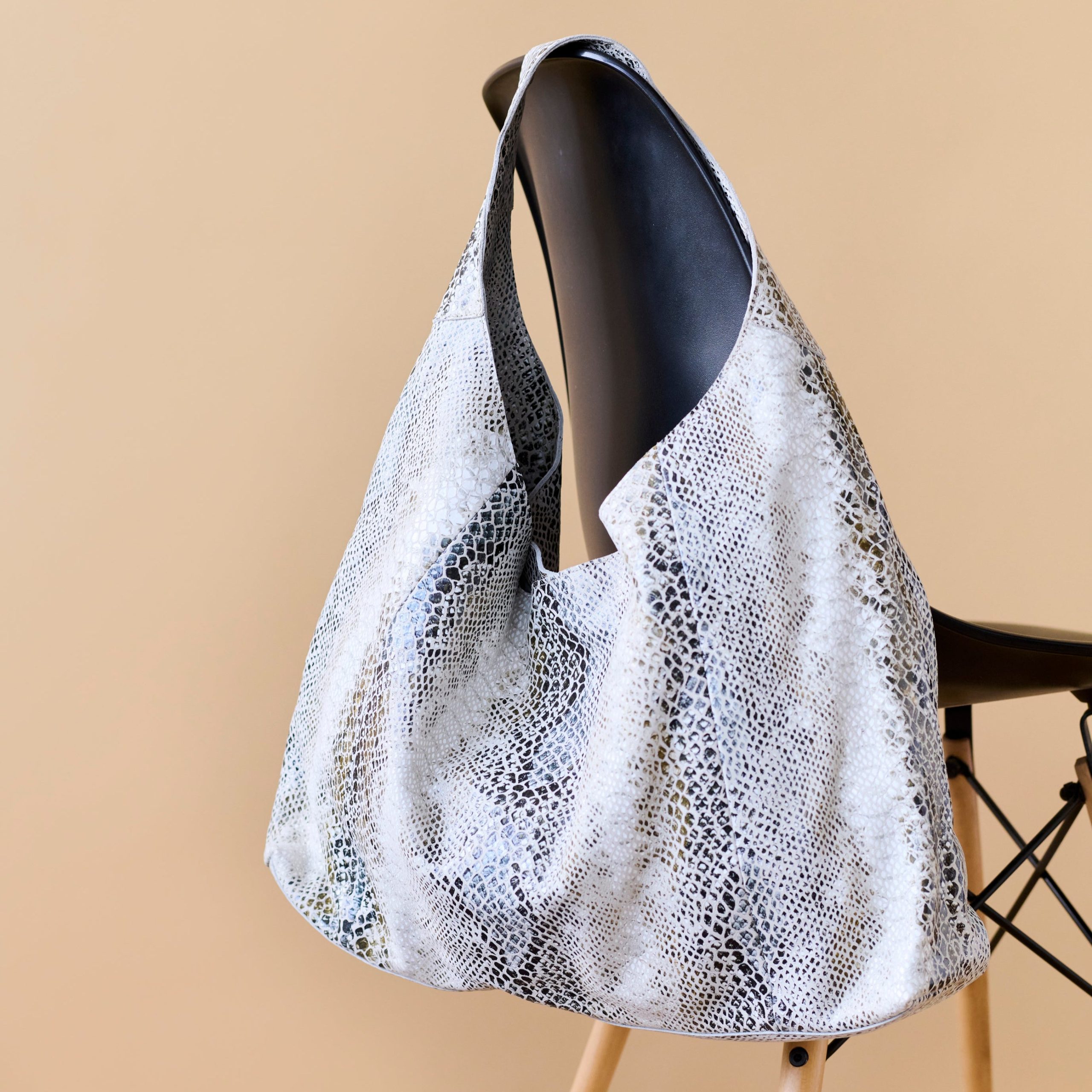 Image_Lindsey_Tote_Cobra_2.jpg