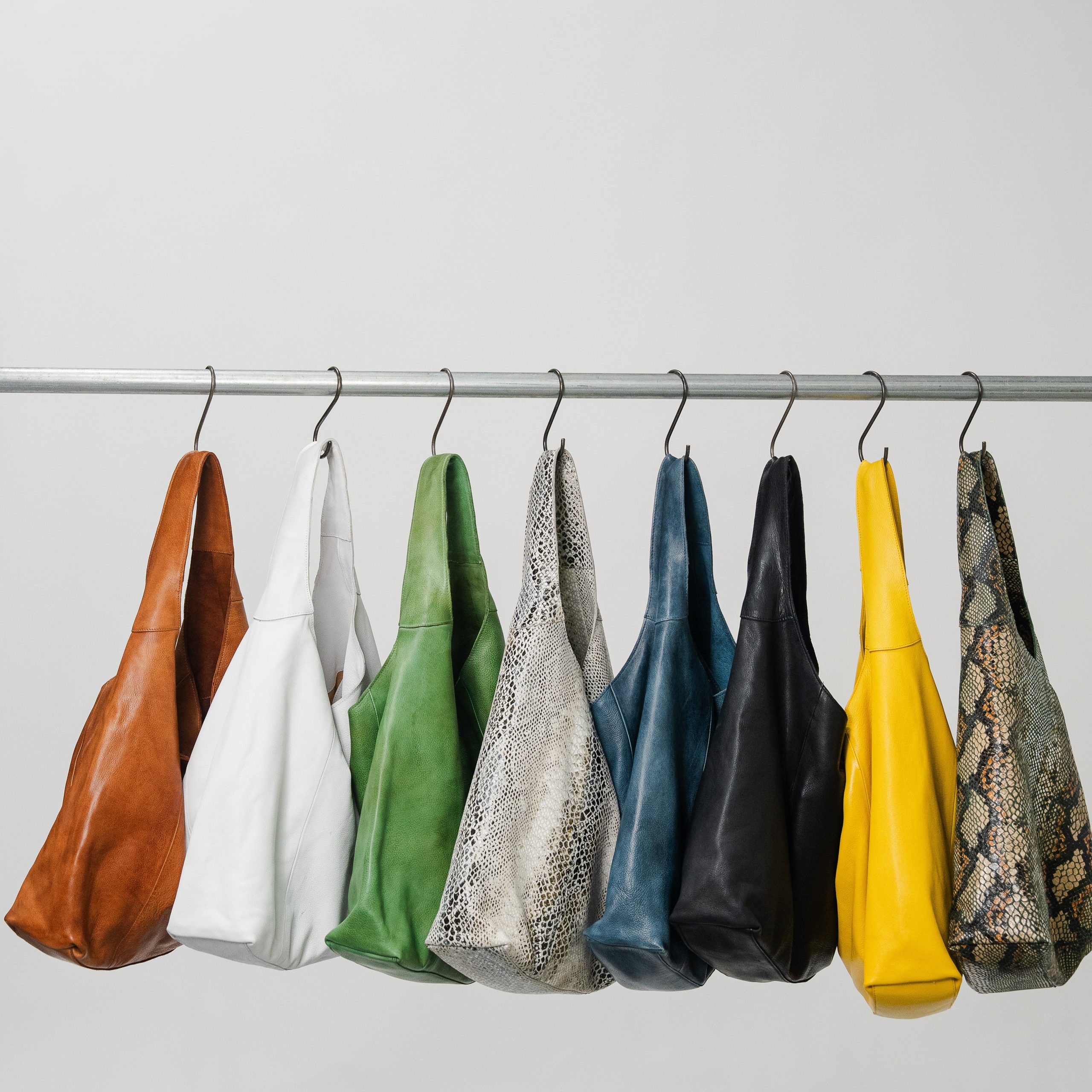 Image_Lindsey_Tote_Shoulderbag_Group_Hanging_v12.jpg