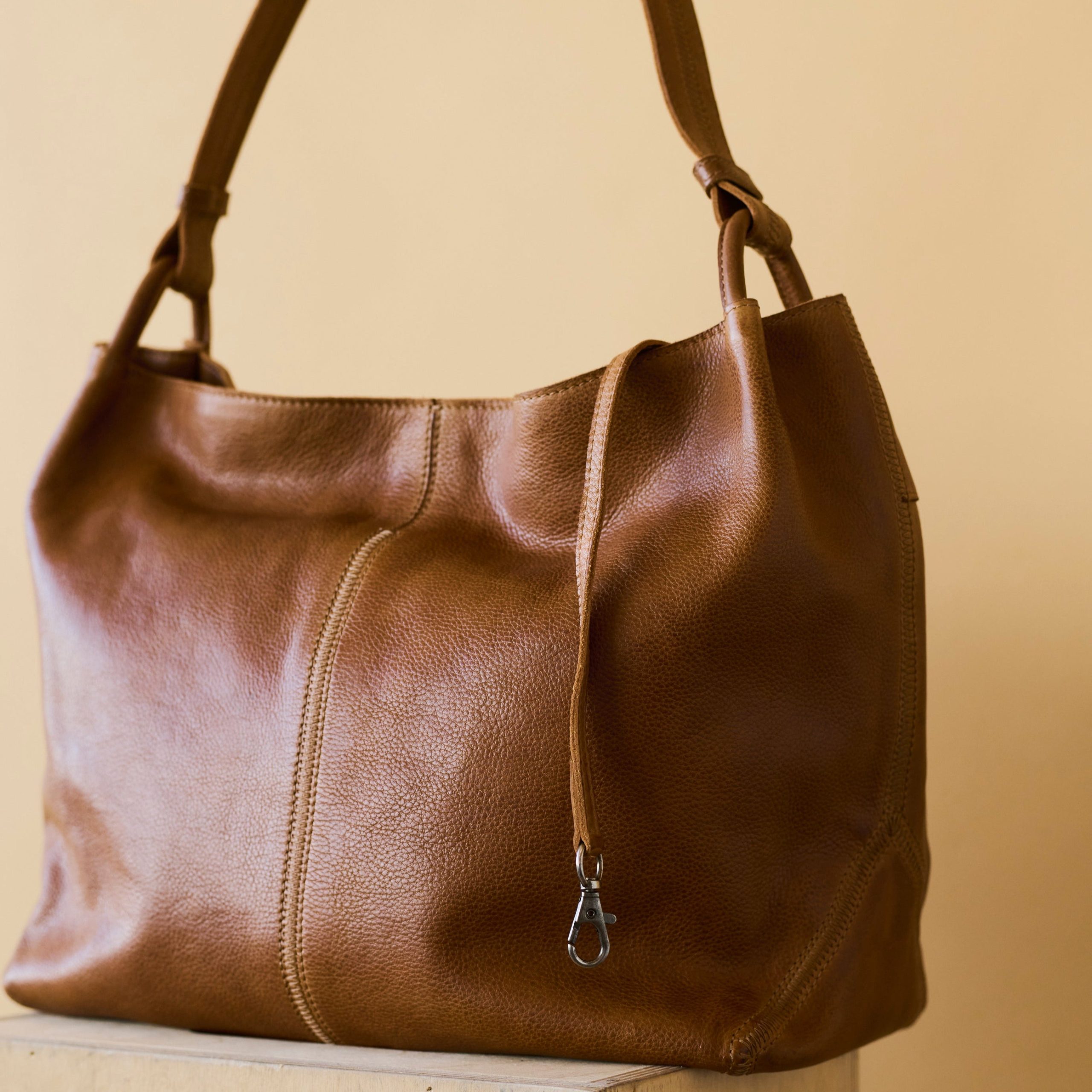 Image_Lyons_Tote_Shoulderbag_Cognac_3.jpg