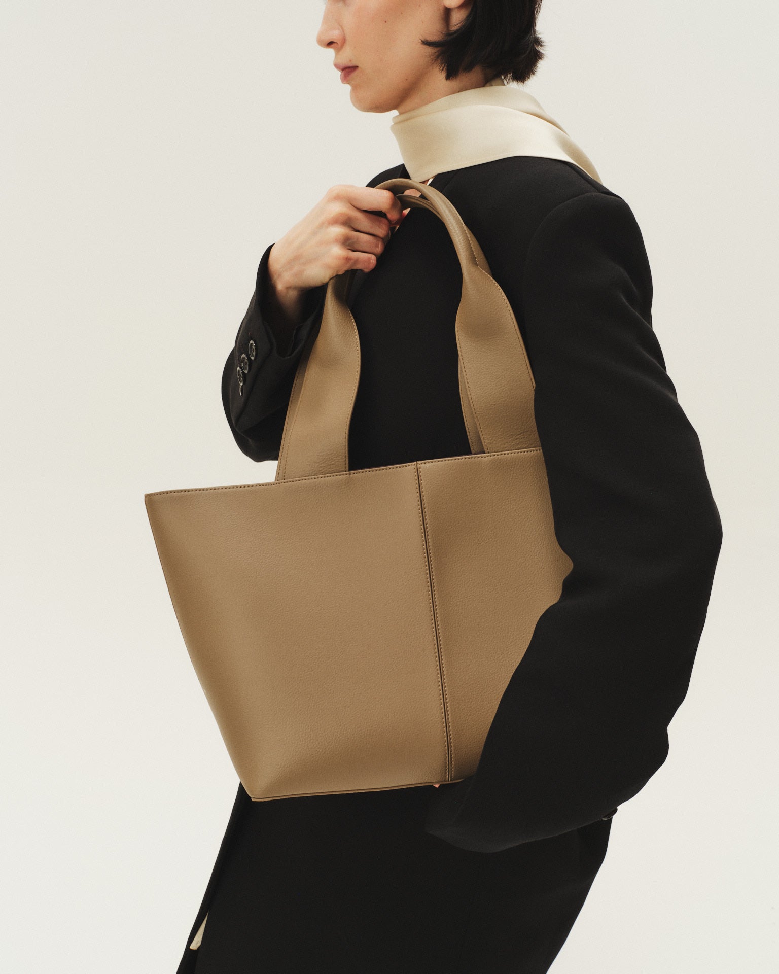 Lafayette_Tote_Taupe_1376.jpg